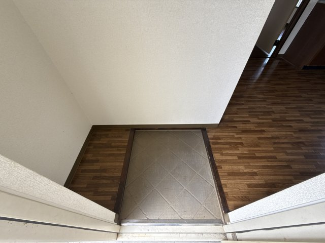 ムーンハウスⅡA棟の玄関