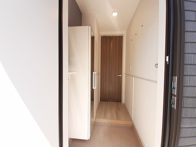 ヴィラ　ルーチェ　Ａの玄関|玄関