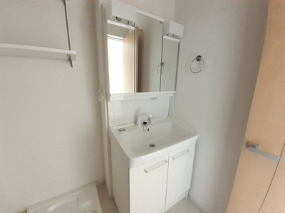 【洗面所】 | プレジール | 明るい洗面所です