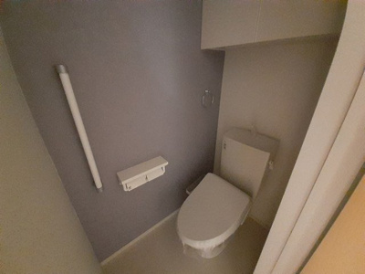 【トイレ】 | プレジール | 落ち着いた色調のトイレです