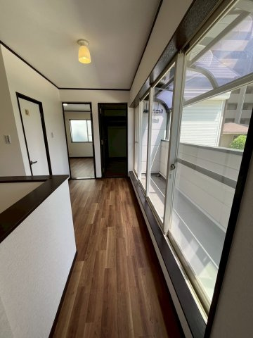 堺市南区原山台リフォーム済み4LDKの内装|南向きのワイドバルコニーがある明るい空間