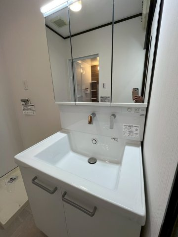 堺市南区原山台リフォーム済み4LDKの独立洗面台