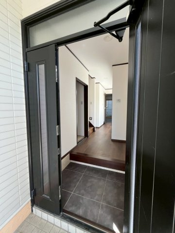 堺市南区原山台リフォーム済み4LDKの玄関