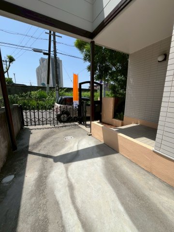 堺市南区原山台リフォーム済み4LDKの駐車場