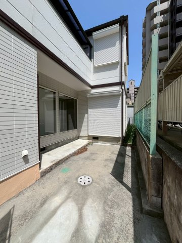 堺市南区原山台リフォーム済み4LDKの駐車場