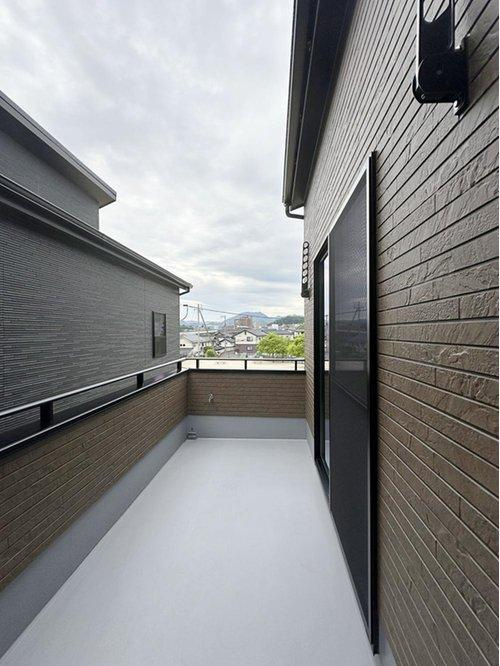 高取北1丁目 No.Aのバルコニー|ルーフバルコニー☆
広々としたスペースなので洗濯物などの作業もしやすいです♪