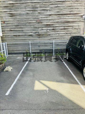 仲介手数料0円！！ラクラス浅間町の駐車場