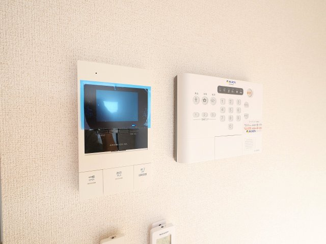 ヒカルサ奈良大森西ノースのセキュリティ|モニター付きインターホンです