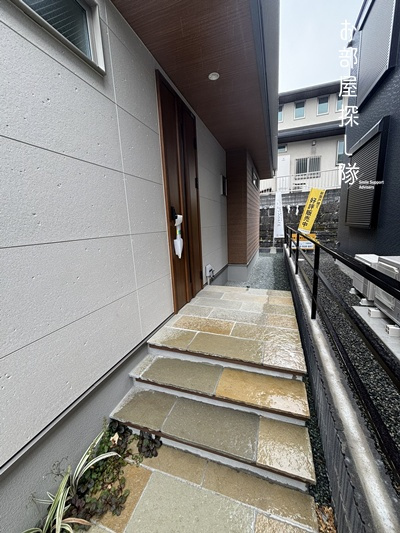 久留米市日ノ出町の中古一戸建の玄関