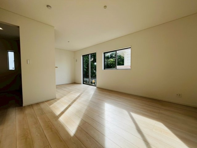 ♥♥宜野湾市大山第3－－２号棟（全２棟）（全2棟）の居間・リビング