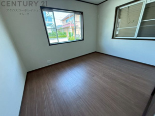 子供部屋…創造性や成長を促す遊びの空間を提供。学習や趣味に集中できる環境を整えます。個別のプライベートスペースは自己表現と自立心を育み、心地よい睡眠環境を整えリラックスできる場所を提供。