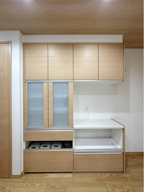 相田5丁目の収納|カップボード☆
大型のカップボードは収納力もあり便利です。また、備え付けの為、耐震性が高く地震の際にも倒れてくる心配はありません♪