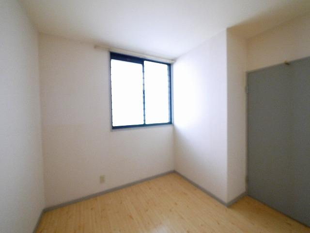 メゾン・ド・グランデュールの内装|明るい洋室です