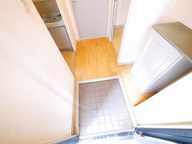 メゾン・ド・グランデュールの玄関|明るい玄関です