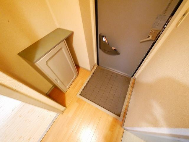 メゾン・ド・グランデュールの玄関|収納もある玄関です