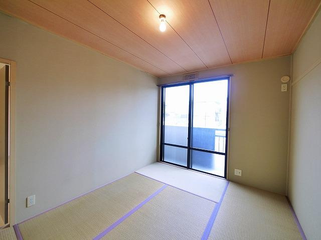 メゾン・ド・グランデュールの和室|和室ならではの温かな和の空間で寛ぎの時間を過ごせます