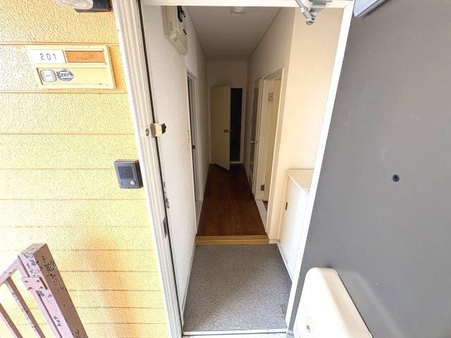 SUNハイツの玄関|落ち着いた玄関です