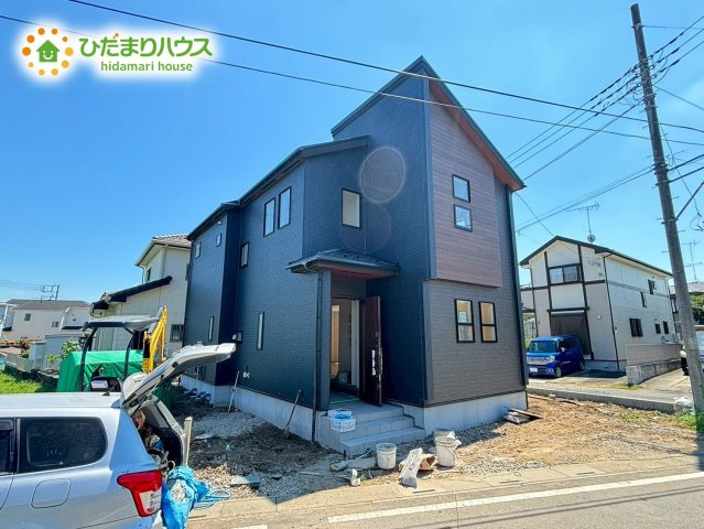 滑川町月輪　新築一戸建て　ブルーミングガーデン　01の外観|黒を基調としたお洒落な外観です♪