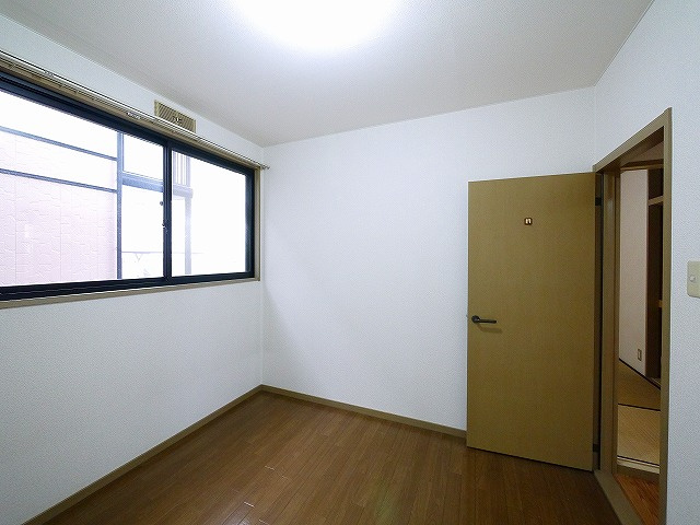 メゾン・ド・アネックスの洋室|使い勝手のいい洋室です