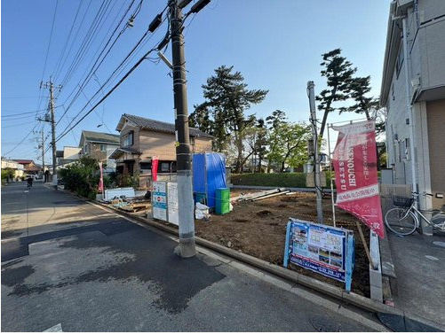 柏市西原1期　新築戸建　1号棟の前面道路含む現地写真