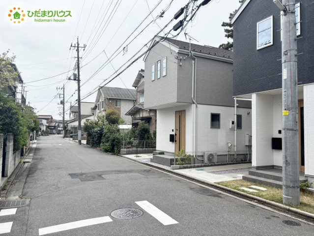 柏市西原1期　新築戸建　1号棟の前面道路含む現地写真|接道：北東側幅員約5.9ｍ