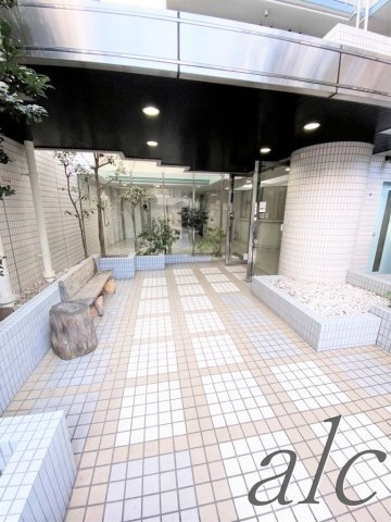 杉並区下高井戸１丁目の賃貸マンションの外観