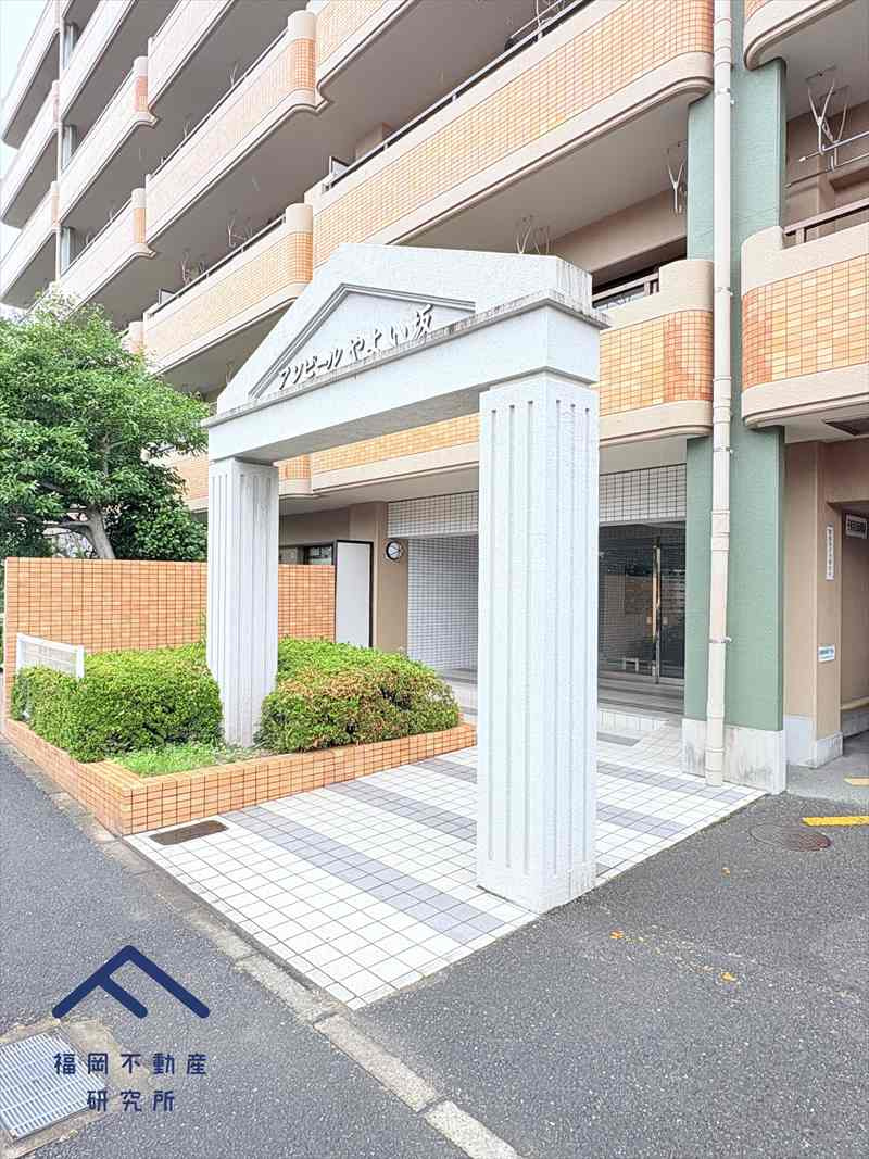 アンピールやよい坂のエントランス