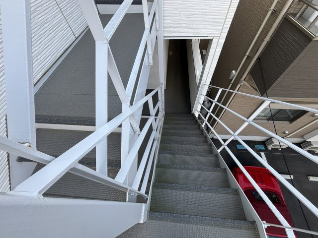 シエルブルー岩槻のエントランス|建物の内部です