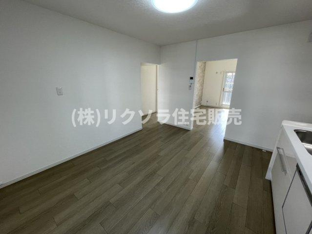 藤阪ハイツD6棟のキッチン|LDK16帖
■物件内覧・資金計画相談・住宅ローン相談、リフォーム相談、お問合せ受付中■
※当日・翌日のご内覧、ご相談はお電話でのお問合せがスムーズです！