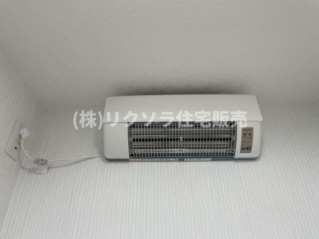 藤阪ハイツD6棟の冷暖房・空調設備|脱衣所暖房機
■物件内覧・資金計画相談・住宅ローン相談、リフォーム相談、お問合せ受付中■
※当日・翌日のご内覧、ご相談はお電話でのお問合せがスムーズです！