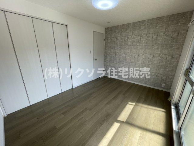 藤阪ハイツD6棟の洋室|洋室6.0帖
■物件内覧・資金計画相談・住宅ローン相談、リフォーム相談、お問合せ受付中■
※当日・翌日のご内覧、ご相談はお電話でのお問合せがスムーズです！