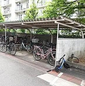 藤阪ハイツD六棟の駐輪場|■物件内覧・資金計画相談・住宅ローン相談、リフォーム相談、お問合せ受付中■
※当日・翌日のご内覧、ご相談はお電話でのお問合せがスムーズです！