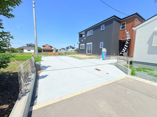 広川町川上分譲戸建の駐車場