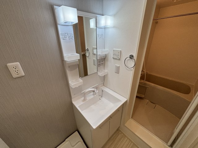 モンターニャ・グランデ東岩槻Aの独立洗面台|独立洗面台あり、毎朝おしゃれに忙しい女性の方におすすめです