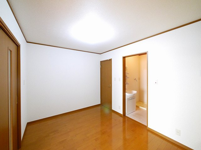 グレイス学園前の洋室