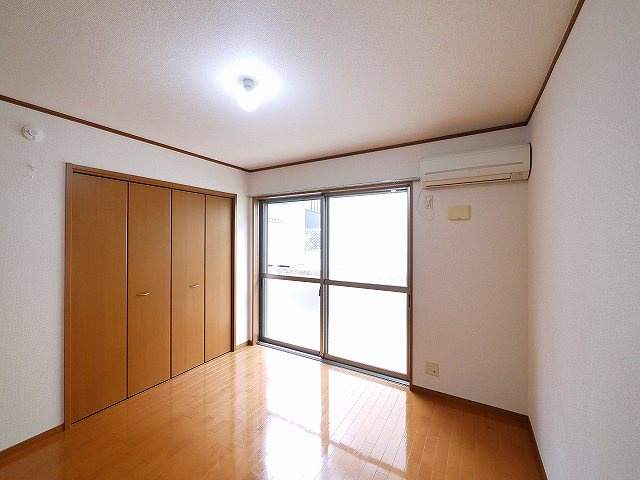 グレイス学園前の洋室|ゆったりした洋室です