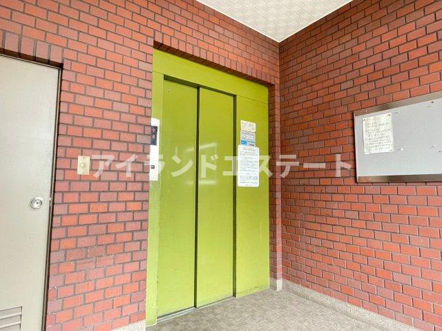 ニューコーポ中島　バイク相談　南面2室　角部屋のロビー