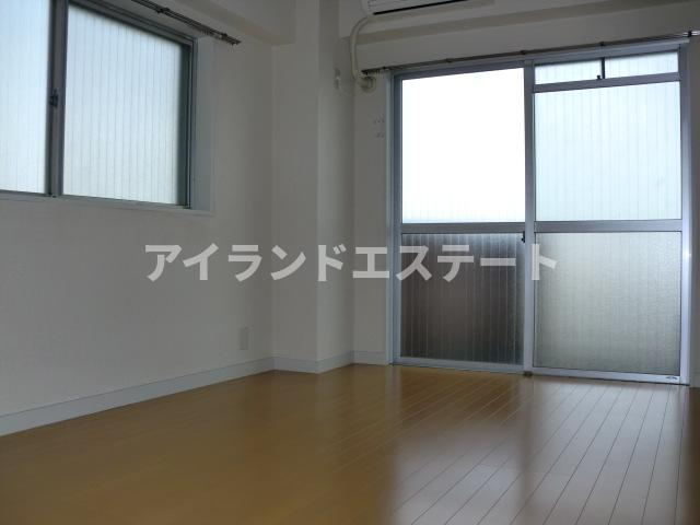 ニューコーポ中島　バイク相談　南面2室　角部屋の内装