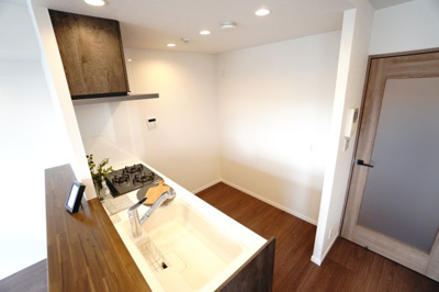 【キッチン】 | 【上質リノベ】コスモ三滝本町 | 室内（2025年7月26日10：00頃）撮影