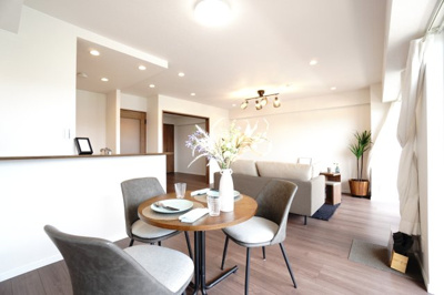 【居間・リビング】 | 【上質リノベ】コスモ三滝本町 | 室内（2025年7月26日10：00頃）撮影