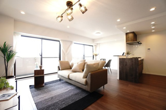 【居間・リビング】 | 【上質リノベ】コスモ三滝本町 | 室内（2025年7月26日10：00頃）撮影