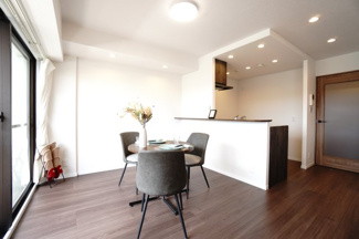 【居間・リビング】 | 【上質リノベ】コスモ三滝本町 | 室内（2025年7月26日10：00頃）撮影