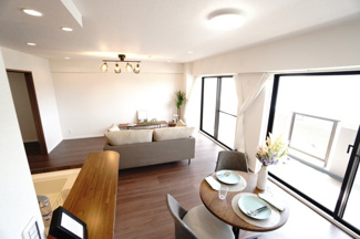 【居間・リビング】 | 【上質リノベ】コスモ三滝本町 | 室内（2025年7月26日10：00頃）撮影