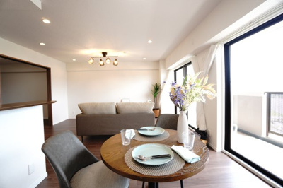 【居間・リビング】 | 【上質リノベ】コスモ三滝本町 | 室内（2025年7月26日10：00頃）撮影