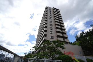 【外観】 | 【上質リノベ】コスモ三滝本町 | 現地（2025年7月26日10：00頃）撮影