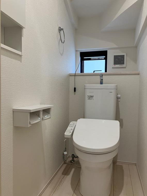 門井町戸建のトイレ