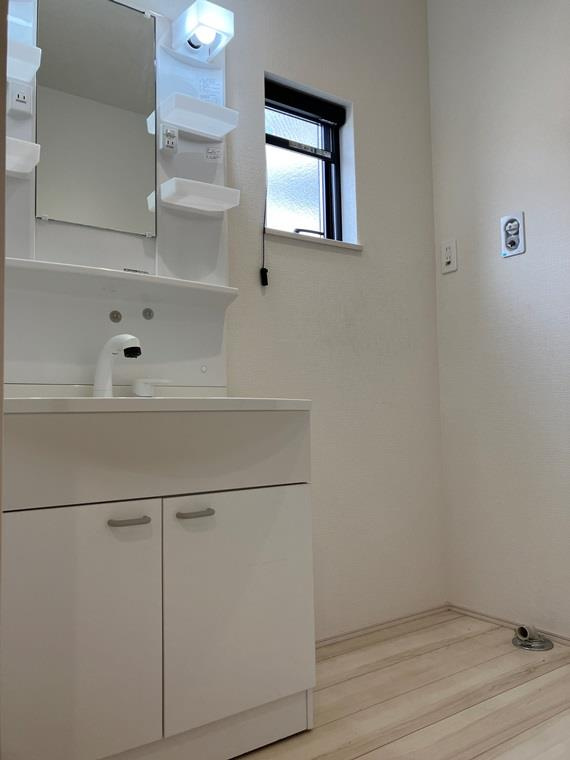 門井町戸建の洗面所