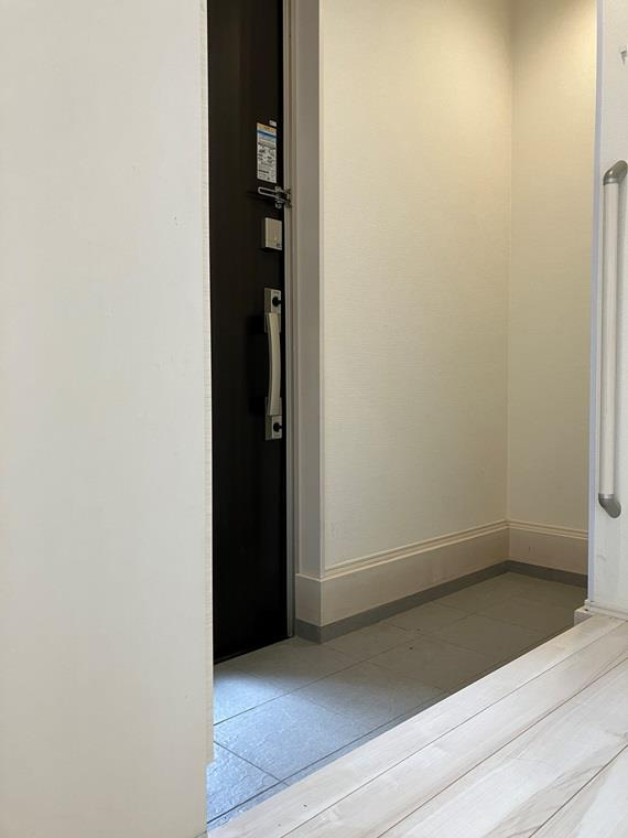 門井町戸建の玄関