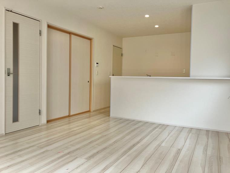 門井町戸建の居間・リビング