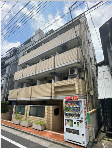 メゾンドレコルテのエントランス